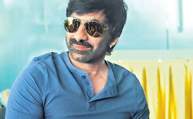 రవితేజ ప్రమోషన్లకు దూరం: భయమా, బిల్డపా?