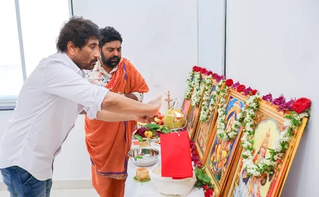 Sharwa Sreenu Vaitla Anil Sunkaras Film For Sankranthi