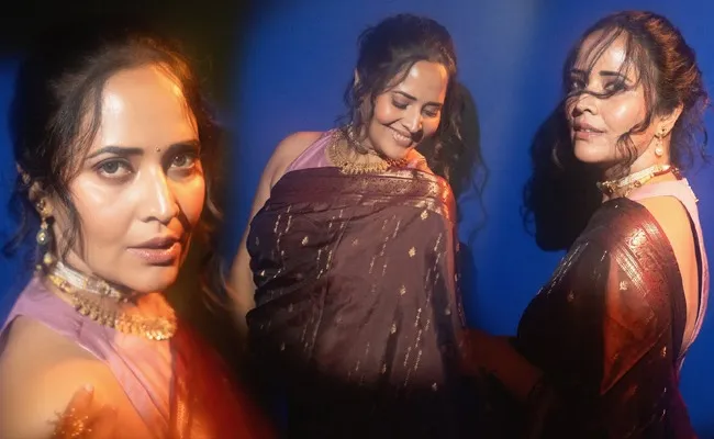 Hot Anasuya Raises The Style Bar In A Brown Saree