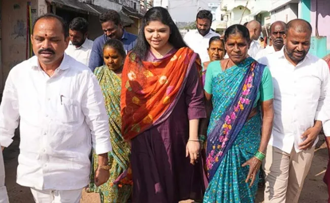 బొత్స కుమార్తె అనుష రాజకీయ ప్రవేశం ఖరారు
