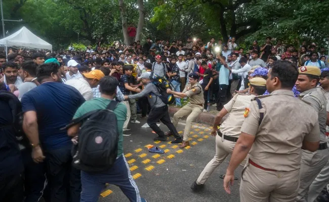 Telugu Parties' Strange Politics Over CJP Protest