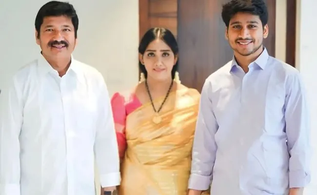 జోగి రమేశ్ కుమారుడి కుటుంబ కలహం బహిర్గతం