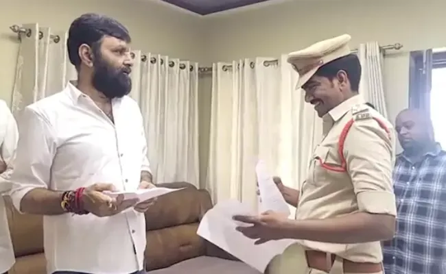 కోడలి నాని విషయంలో సాఫ్ట్‌గా వ్యవహరించిన ఎస్ఐ బదిలీ