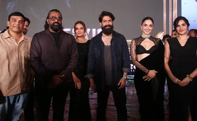 టాక్సిక్ బోల్డ్, ప్రతిష్టాత్మకం: యష్